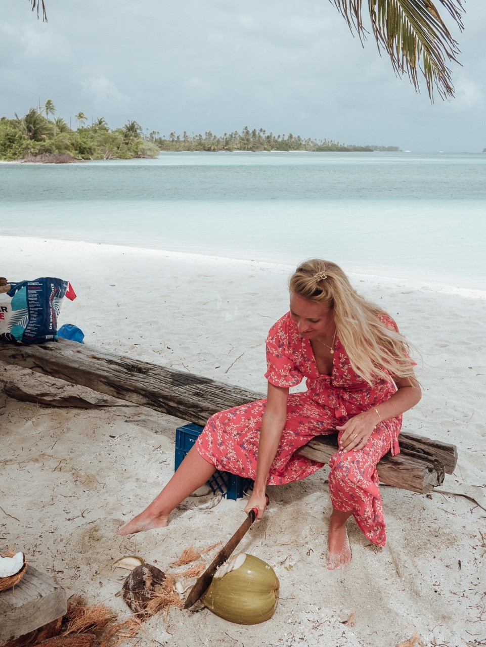 How to Wear Red and Pink Together - The Girl from Panama