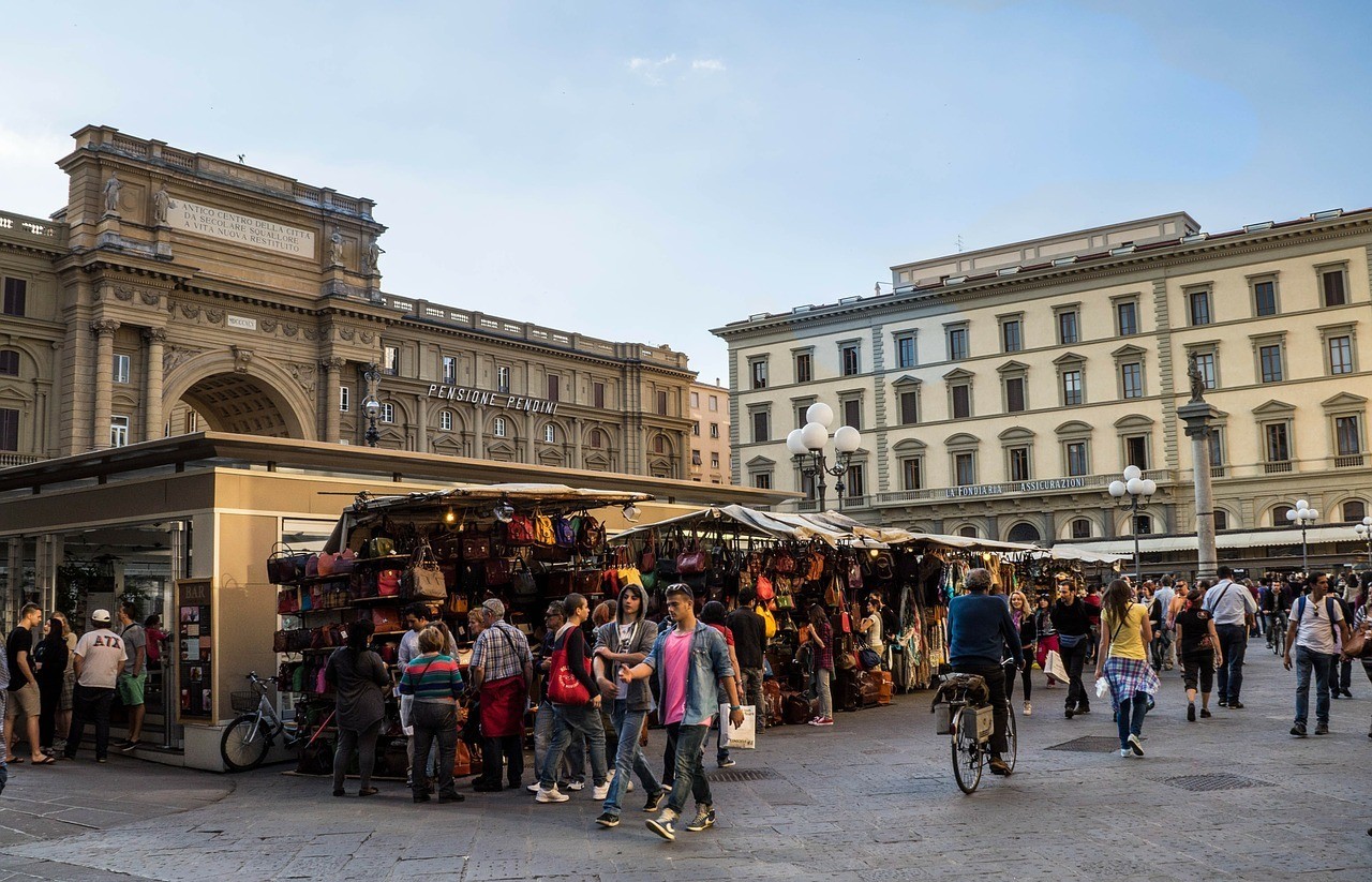 Guide to the San Lorenzo Market in Florence