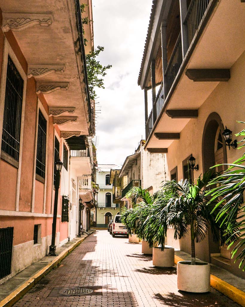 casco viejo alley