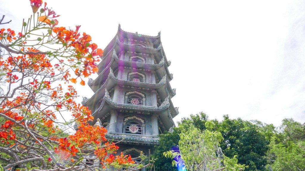 pagoda marble mountain